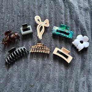 Set of Stylish Hair Clips in Various Colors